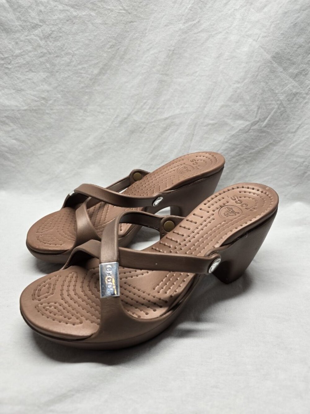 Women's Crocs Cyprus IV Heels Sandals Size 9 Brown/Tan